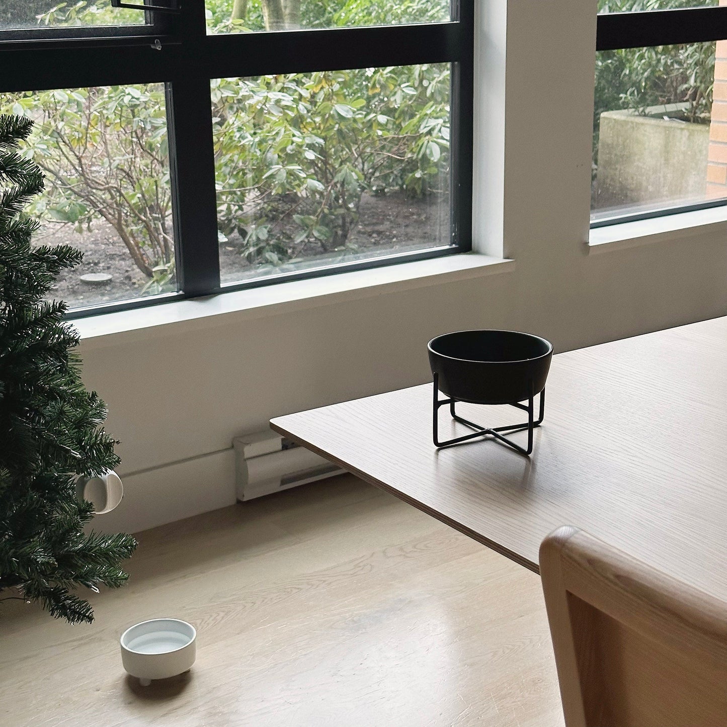 Simple Solid Ceramic Dog Bowl and Stand in Matte Black