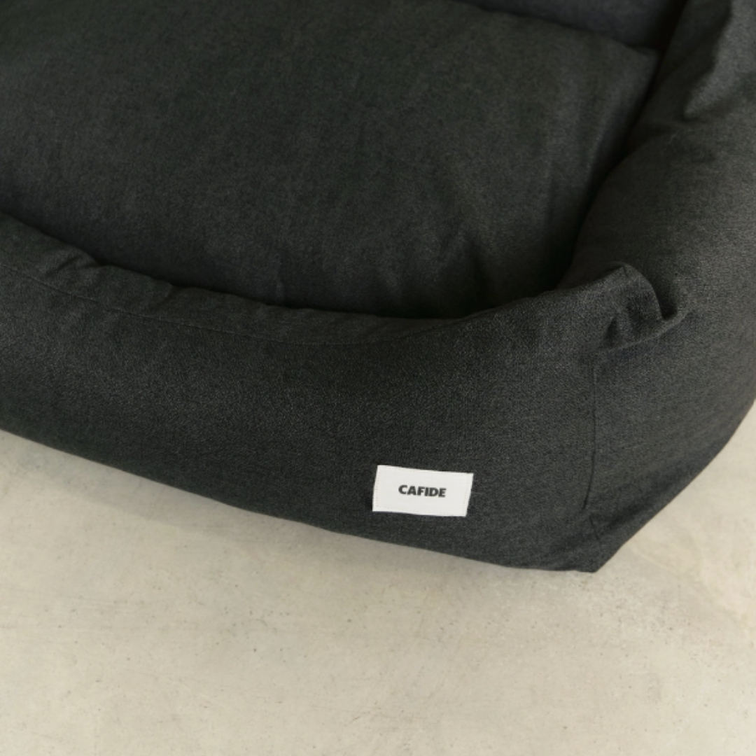 Snozy Anthracite Dog Bed in Noir