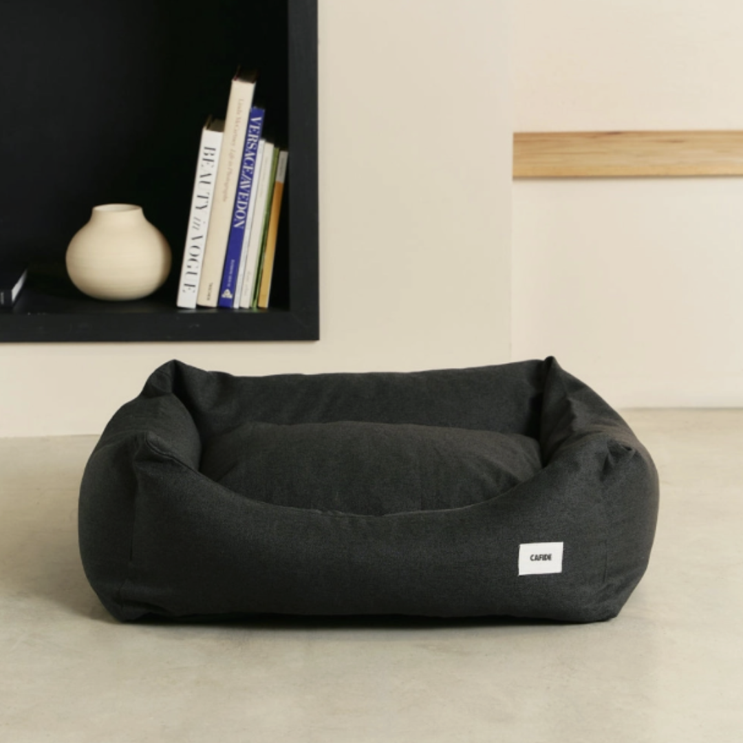 Snozy Anthracite Dog Bed in Noir